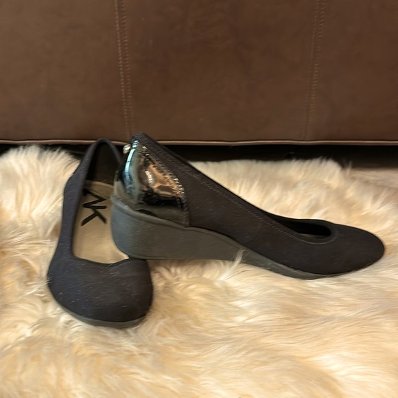 EUC Anne Klein Sport Wedge pumps - Picture 4 of 5